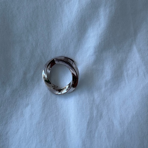 Bottega Veneta Twisted Silver Band - Picture 4 of 5